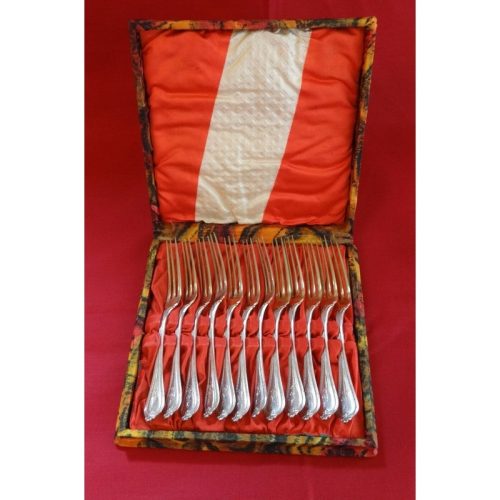 Old Newbury by Towle Sterling Strawberry Fork GW Set of 12 In Fitted Box 5 1/8″
