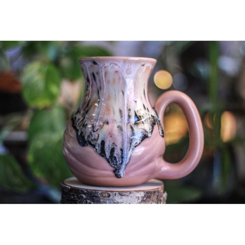 02-D Granny’s Lace Flared Textured Mug – TOP SHELF, 23 oz.