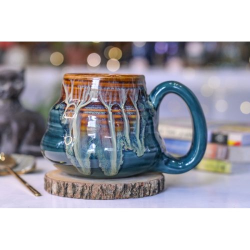 17-D New Wave Goddess Acorn Mug – TOP SHELF, 19 oz.
