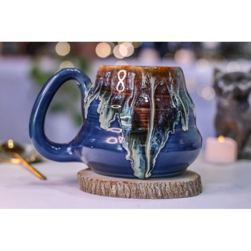 17-D New Wave Goddess Acorn Mug – TOP SHELF, 22 oz.