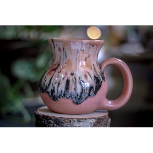 04-D Granny’s Lace Flared Mug, 16 oz.