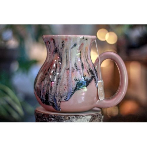 03-D Granny’s Lace Flared Notched Mug, 23 oz.