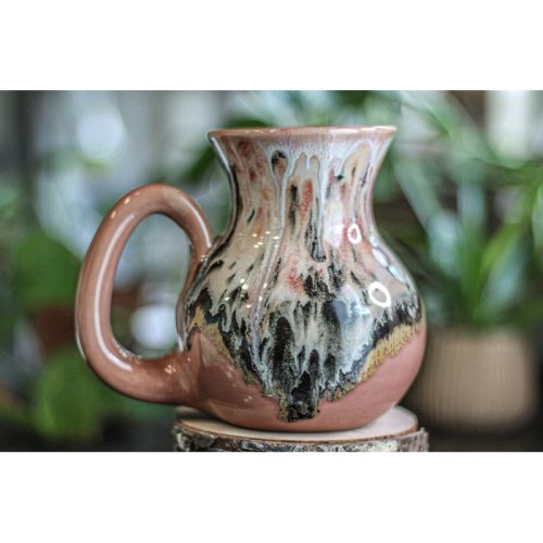 09-D Granny’s Lace Flared Mug, 22 oz.