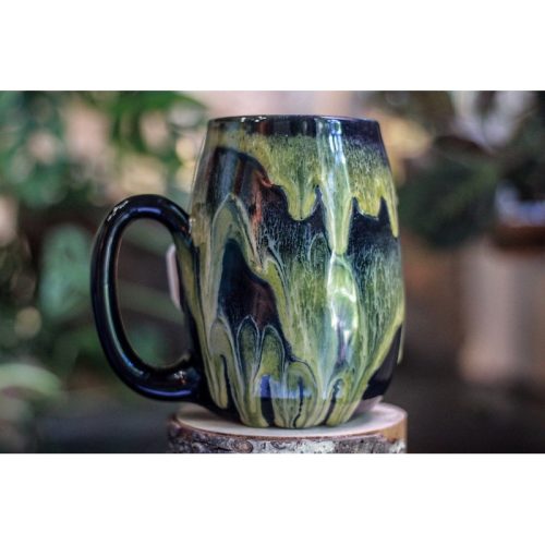 28-D Mossy Grotto Notched Mug, 28 oz.
