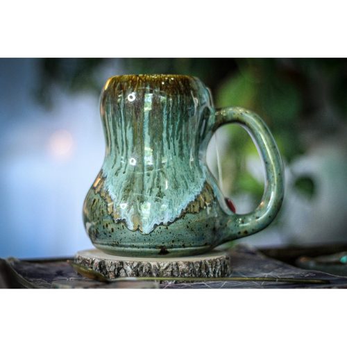 01-D Mossy Wave Notched Acorn Gourd Mug, 19 oz.