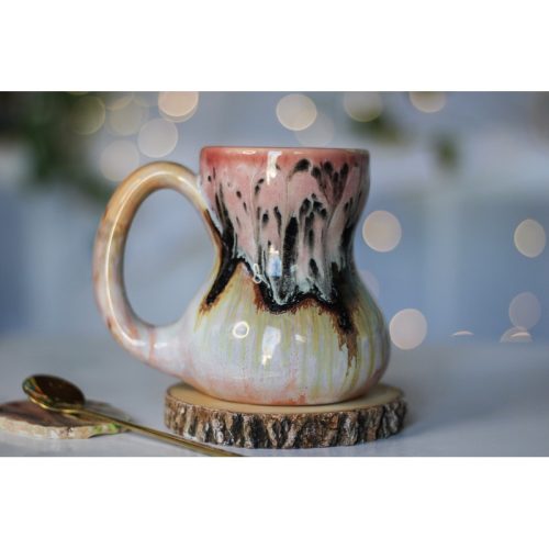 11-E Granny’s Lace Soft Earth Variation Gourd Mug, 14 oz.