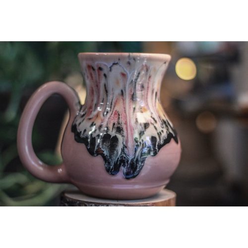 04-D Granny’s Lace Flared Acorn Mug – TOP SHELF, 24 oz.