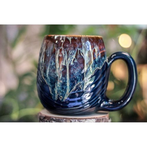 11-D New Wave Textured Mug – TOP SHELF, 26 oz.