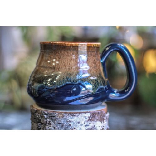 13-E Caramel Variation Textured Acorn Mug – MINOR MISFIT, 20 oz. – 10% off