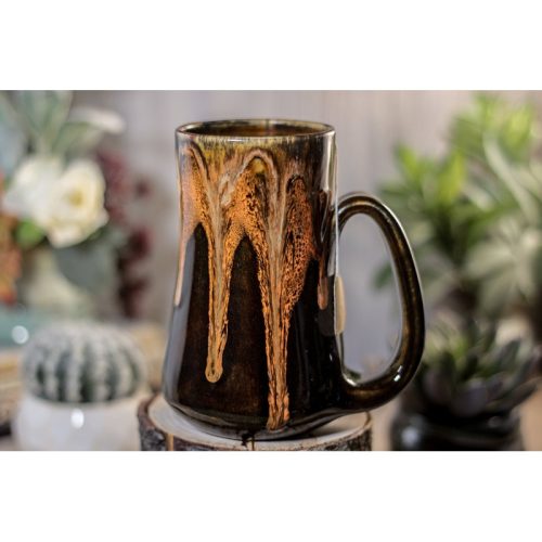 04-P Tiger Lily Barely Flared Notched Mug, 17 oz.