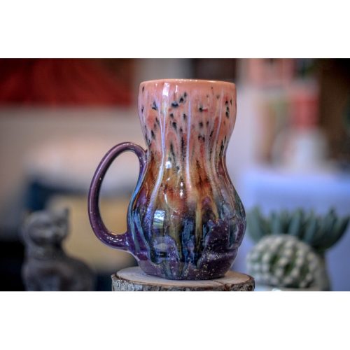 08-B Coral Mountain Meadow Gourd Acorn Mug – TOP SHELF, 22 oz.