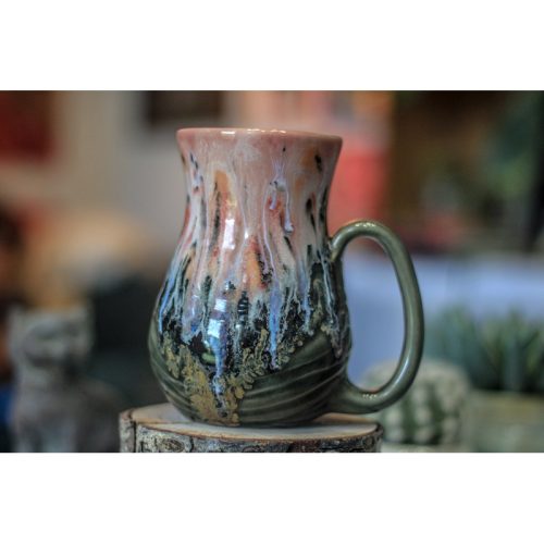 08-D Granny’s Lace Variation Flared Textured Mug – TOP SHELF, 16 oz.