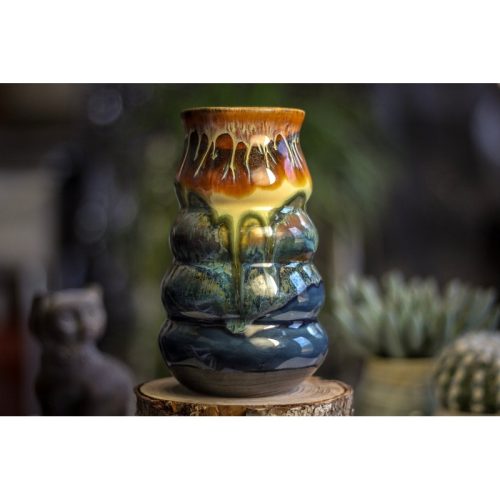 16-A New Earth Vase, 21 oz.