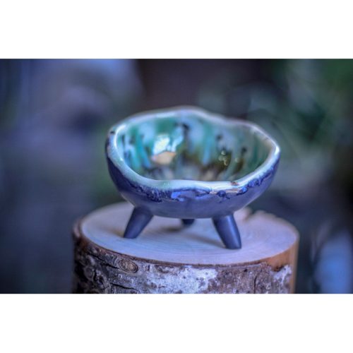 04-H Champlain Shale 3-legged Bowl, 2 oz.