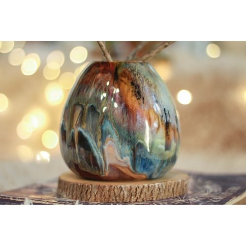 17-D Grotto Variation Vase, 18 oz.
