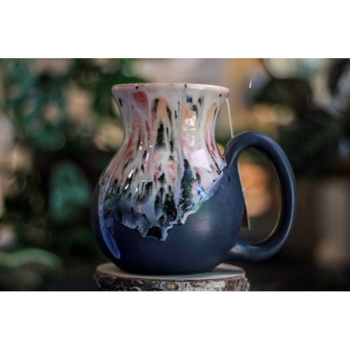 08-D Granny’s Lace Flared Notched Mug – MINOR MISFIT, 23 oz. – 10% off