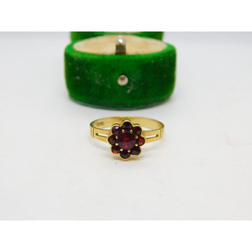 14ct Yellow Gold Bohemian Garnet Floral Cluster Ring Vintage c1970