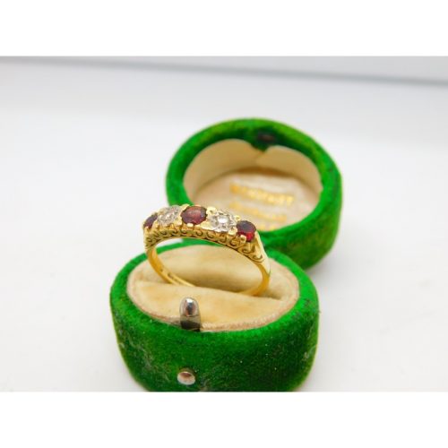 18ct Yellow Gold, Garnet & Diamond Victorian Style Boat Ring Vintage 1973
