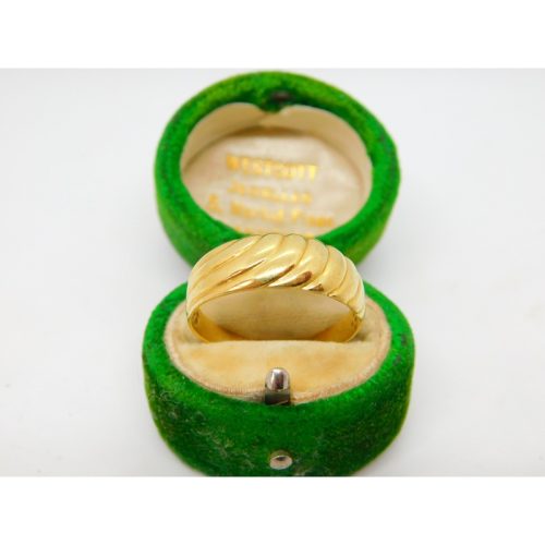 18ct Yellow Gold Modernist Wave Pattern Band Ring Vintage c1980 Size S 1/2 UK