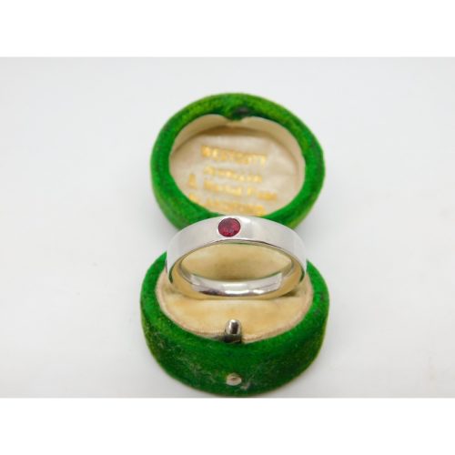 .950 Platinum & 0.2ct Natural Ruby Eternity Ring Vintage 2008 Edinburgh