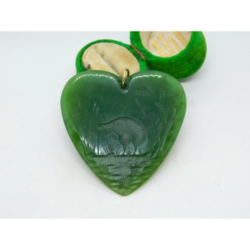 9ct Gold New Zealand Nephrite Jade Heart Pendant Carved Kiwi Antique c1920