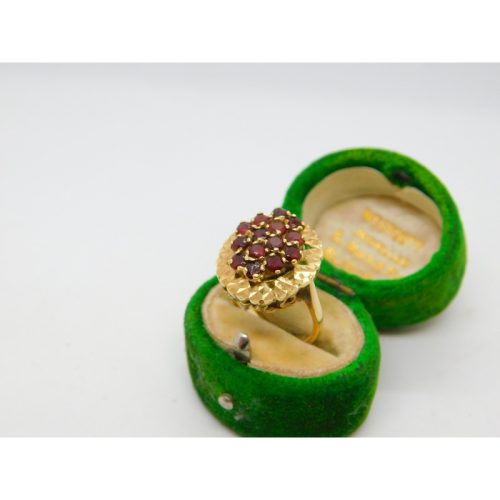 9ct Yellow Gold Bohemian Garnet Set Floral Cluster Ring Vintage 1967 London