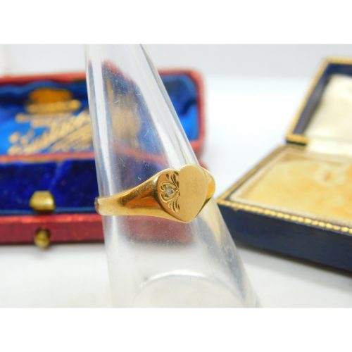 Heart 9ct Yellow Gold Signet Ring Vintage 1990 Birmingham Size P UK