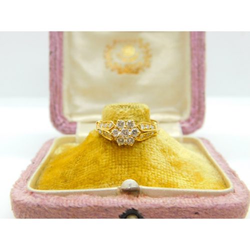 18ct Yellow Gold & 0.5ct Diamond Daisy Cluster Ring Vintage c1980 Handmade