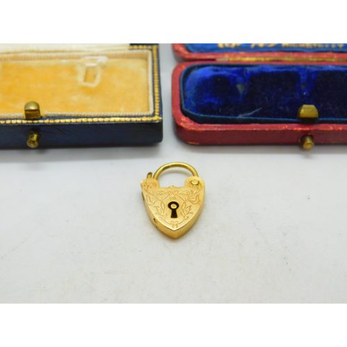 9ct Yellow Gold Floral Etched Heart Lock Padlock Charm Vintage 1970 London