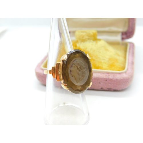 Early Carved Citrine Intaglio Set In 9ct Gold Dress Ring Assayed 1961 Birmingham