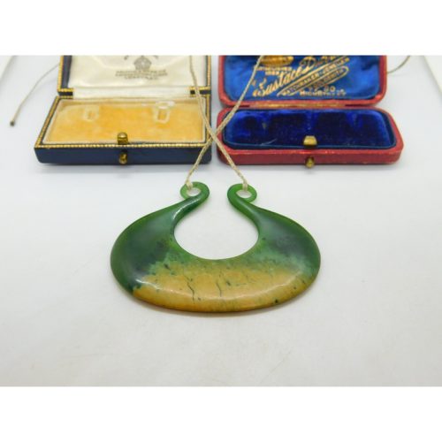 New Zealand Nephrite Jade Maori ‘Whale Tail’ Pendant Keepsake Vintage c1970
