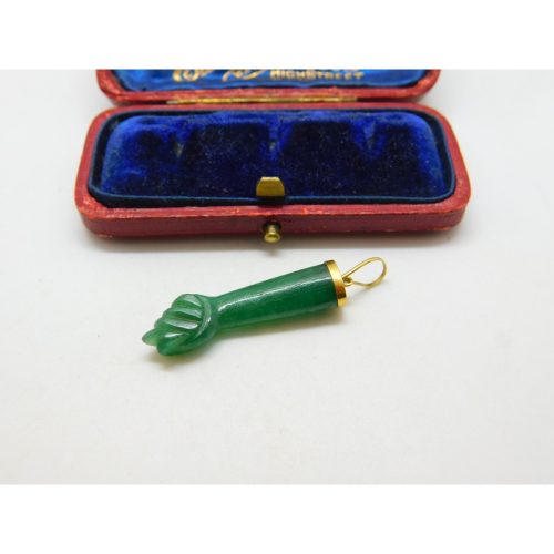18ct Gold & Carved Jade Hardstone Figa Hand Pendant Antique c1940 Deco