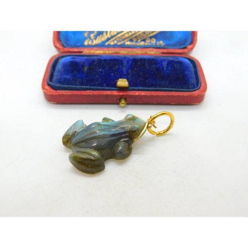 Carved Labradorite Frog Pendant 9ct Yellow Gold Bale Antique Art Deco c1920