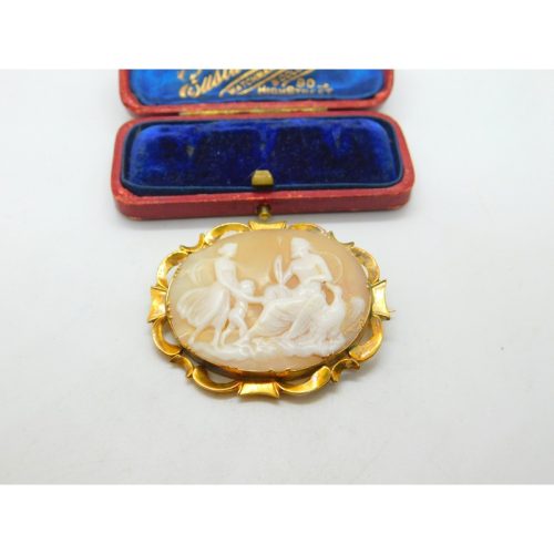 Victorian 9ct Gold Carved Shell ‘Jupiter & Juno’ Classical Cameo Brooch Antique