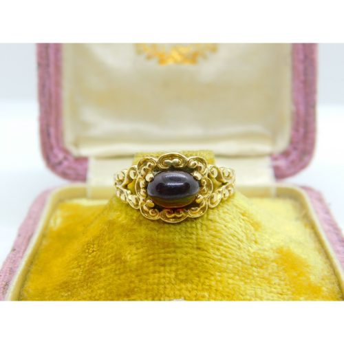 9ct Gold & Cabochon Bohemian Garnet Floral Victorian Style Ring Vintage 1976