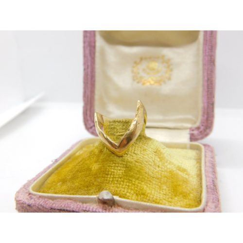 9ct Yellow Gold Textured Pattern Wishbone Ring Vintage 1976 Birmingham