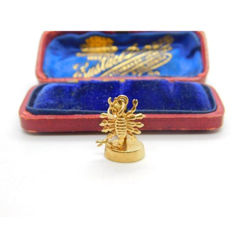 9ct Yellow Gold Scorpio Zodiac Star Sign Charm Pendant 1972 Birmingham Vintage
